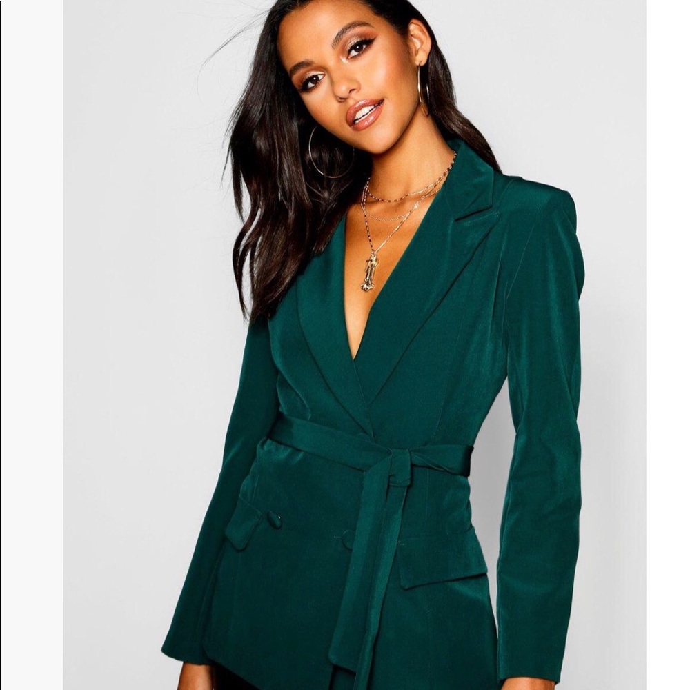NEW! Boohoo Fitted Tie Belt Blazer